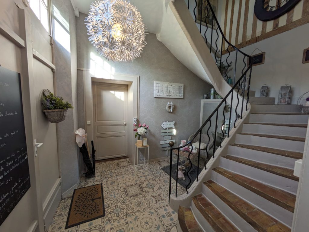 Parties communes d'hôtes à Honfleur - Anciennes chambres de bonnes